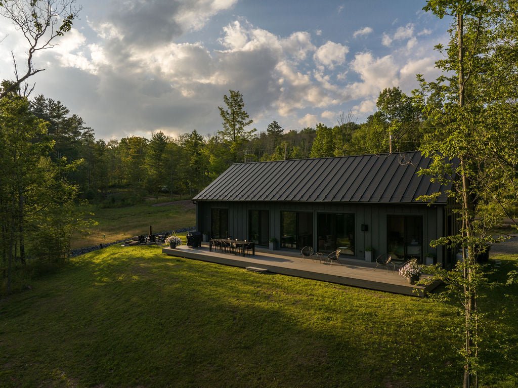 Meet Casa Nevana, a Barnhouse Family in Hunter, NY - Den