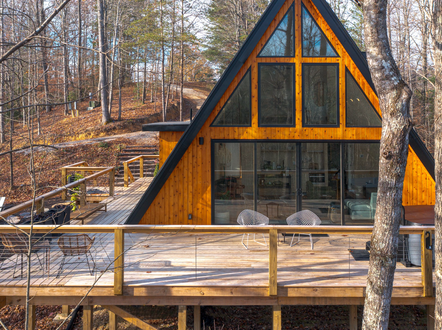 Everly Lodging: The Frame